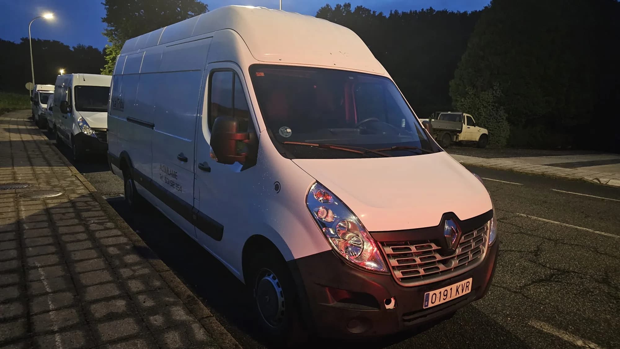 Renault Master techo elevado en alquiler en A Estrada