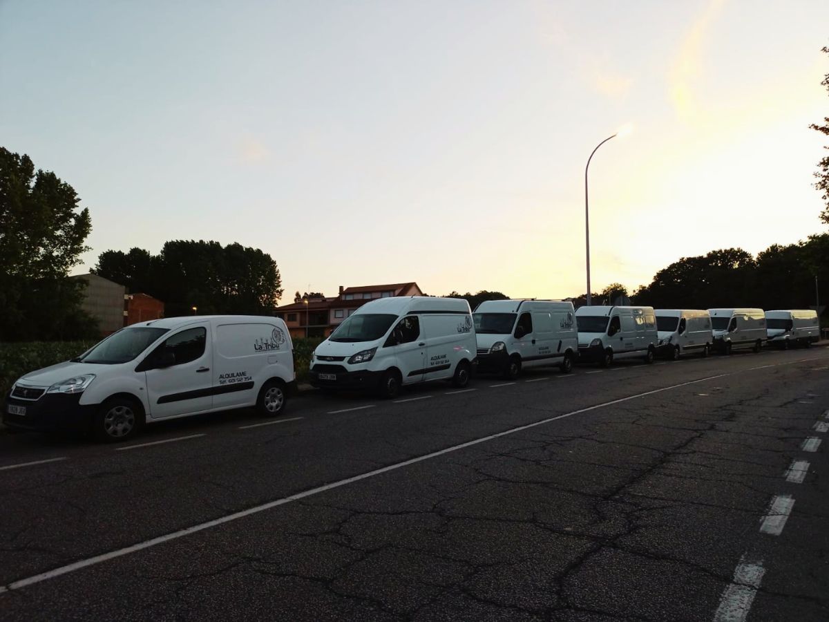 Flota de furgonetas La Tribu en A Estrada